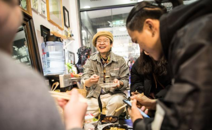 紋身特別費外賣？刺青師一周五天吃外賣 年夜飯也點外賣解決