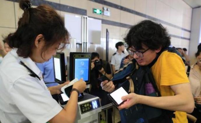 持出入境证件旅客可完成进出站电子客票检票