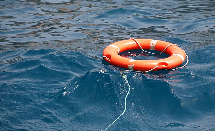 菲律宾长滩岛翻船事故致中国游客1死3伤