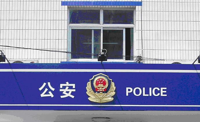 郑州警方：一民警办案时违规收取当事人礼品，被采取禁闭措施