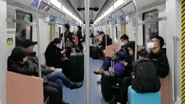 火车票改签绕过武汉，她说春节必须回家