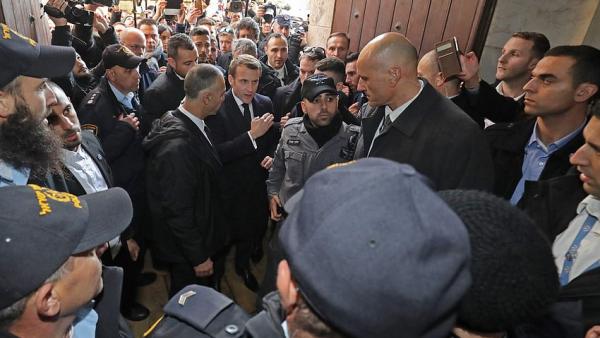 进不进法国教堂？马克龙与以色列保安冲突