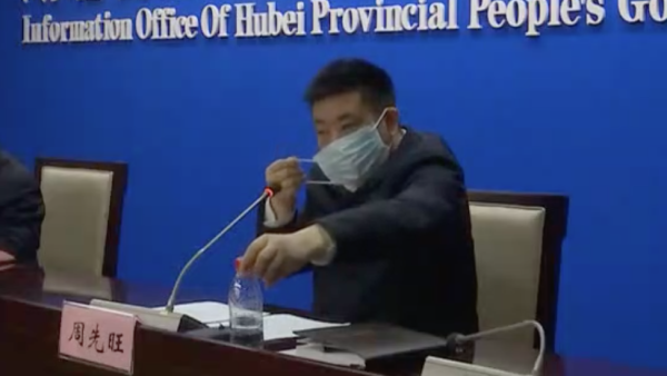 武汉市长戴口罩通报最新疫情：刚从疫区回