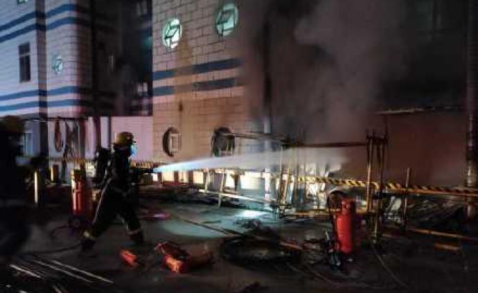 南宁消防通报“二医院火灾”：非疫情处置地，群众被及时疏散