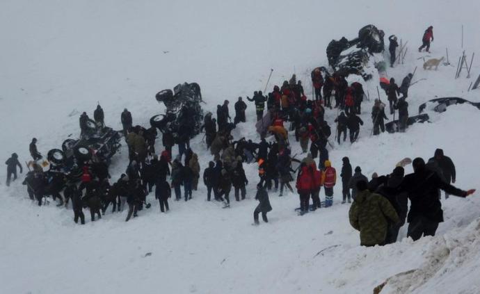 土耳其东部接连发生雪崩，已造成38人死亡