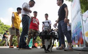 上海大学开学：无人机、机器狗迎新生，室友可按兴趣“定制”