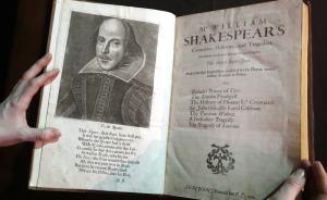 牛津词典错了，莎士比亚并没有那么多造词天赋