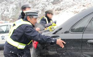 浙江一交警被逃避检查货车撞倒受伤去世，距离退休仅50天