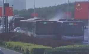 天津两公交车司机斗气撞车分别获刑三年半：当时两车70多人