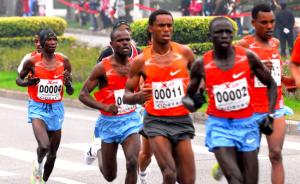 “非洲兄弟”快不够用了！他们对一场中国马拉松有多重要？
