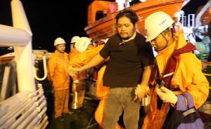 菲律宾船员在长江口水域突发疾病，中方深夜派船紧急救援