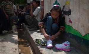 穿耐克鞋被取消助学金，光明网刊文：漠视贫困生的权利与尊严