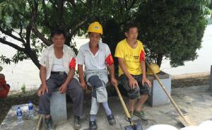 合肥古镇十天四发洪水撤离公告，三位老人志愿巡视当年决堤处