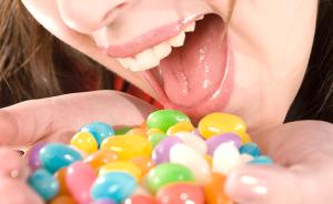 糖衣炮弹“有毒”，吃糖太多也会上瘾