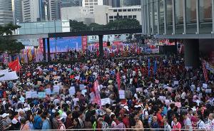 逾四万香港市民集会反“港独”，现场唱起《万里长城永不倒》