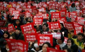 朴槿惠支持率降至4％，为历届韩国总统支持率最低