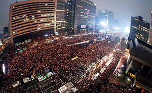 早安，全世界都在看｜韩国民众第5轮集会，规模再创历史纪录