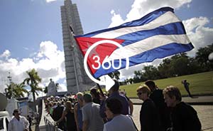 全景视频｜古巴民众持续悼念卡斯特罗，纪念馆前排起长队