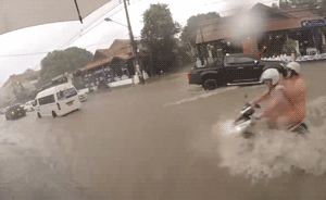 视频｜泰国暴雨已致14人死亡，普吉岛苏梅等旅游胜地受影响