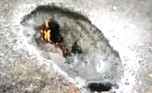 视频｜陕西一村庄高空坠落不明物体，形成约1米50公分深坑