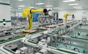 中国前10月生产5.7万台工业机器人，较去年全年增长七成
