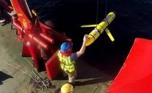 经友好协商，中美双方在南海顺利完成美无人潜航器移交工作