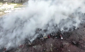 视频｜爆炸现场航拍：墨西哥一烟花市场爆炸或已致27人死亡