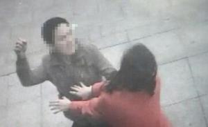 潍坊一城管队长被指因停车纠纷拳打女店主，城管局：警方在查