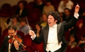维也纳新年音乐会请来36岁杜达梅尔