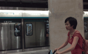 地铁站遇上婴儿车｜北京西直门：老站更需考虑人性化设施