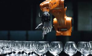 美的完成德国机器人巨头库卡收购交割，持股近95%