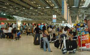 中国使馆关切，泰国机场就中国游客遭工作人员辱骂一事道歉