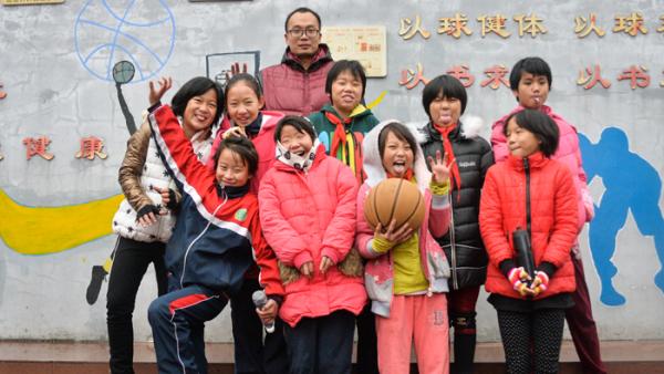 乡村教师张琼琼和他的留守儿童篮球队