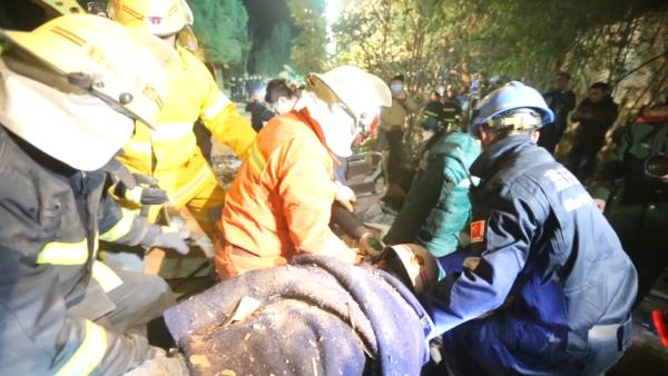 湖北南漳山体崩塌致12人遇难，现场确认无生命迹象