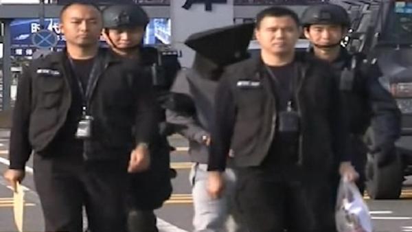 “空姐尸藏衣柜案”嫌犯移交香港警方