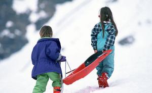 央媒刊文：滑雪运动难保证零伤亡，但并不意味着制度无所作为