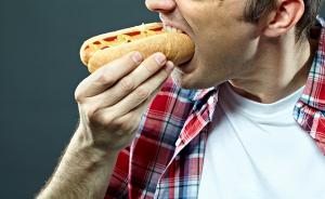 九成食管癌患者喜好热食，防癌须远离五大危险因素