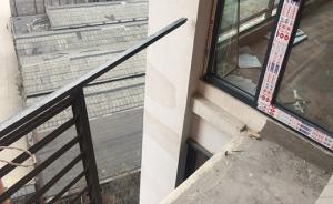 装修工坠亡，武汉一小区众业主禁遗体进电梯楼梯：不吉利