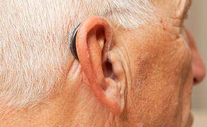 助听器随便戴可能影响听力，老年性耳聋误区多