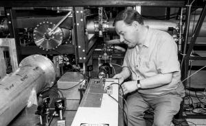 他创建LIGO却被扫地出门，得知测到引力波时已老年痴呆