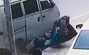 野蠻司機逆行與人發生口角,狂軋電動車