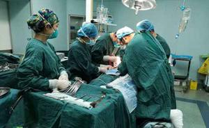 杭州一医生左脚骨折，单腿站立一个多小时为危重病人做手术
