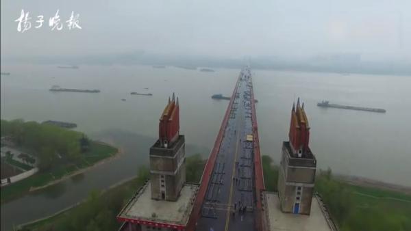 南京长江大桥“闭关”后首次公开亮相