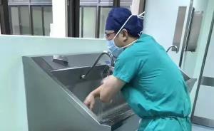 暖闻｜上海一骨科医生跟腱断裂，4天后绑支具站着做两台手术