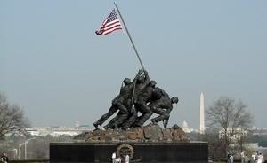 将星条旗插上折钵山：一张照片如何塑造美国人的二战记忆