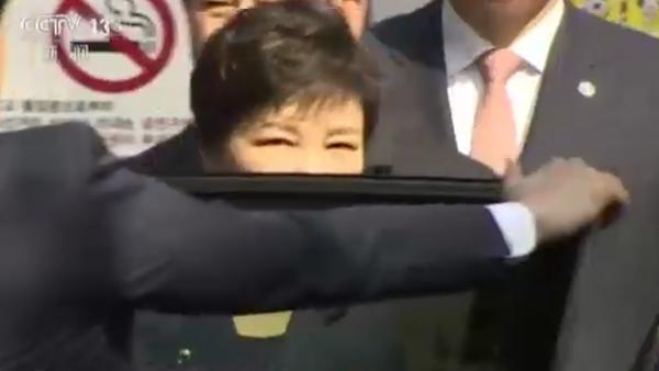 现场视频｜朴槿惠凌晨被直接押往拘留所