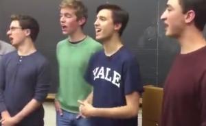耶鲁大学男声清唱团成员唱《好汉歌》