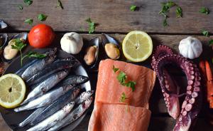 甲状腺病人能否吃海鲜和西兰花，专家：饮食忌口因人而异