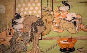穿和服的美少年娇羞持扇，从版画看古代日本的性别流动