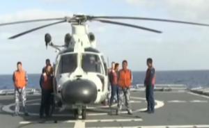 中国护航编队营救外籍货船视频：直升机掩护下快速登船施救